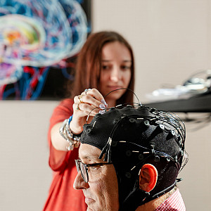 Neuroscience students and faculty Joel Bish