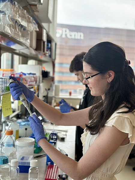 Julia Rosenthal, '25, was one of 12 students selected nationally for the American Physiology Society's Undergraduate Summer Research Fellows