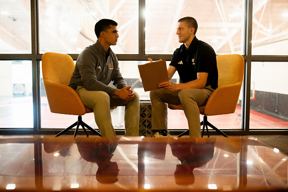 2 sports management students at Ursinus College discuss plans
