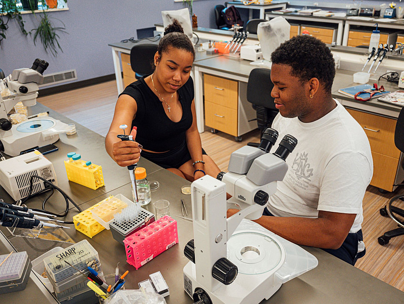 Through FUTURE program, summer research opportunities allow new science and mathematics students to work closely with advanced students a...